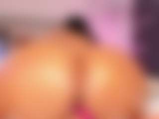 Live cam show with Janna - Striptease on madthumbs