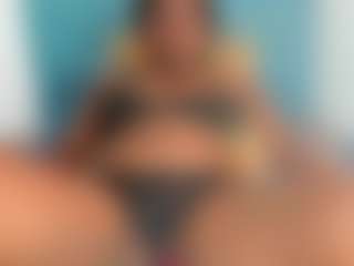 Live cam show with loaisisadams - Twerking on Milfs Live