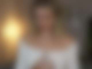 Live cam show with LunneaEvienne - Nipple Piercings on Dare Cams