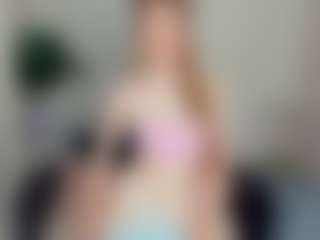 Live cam show with VernettaMecannic - Skinny on TastyBlacksLive