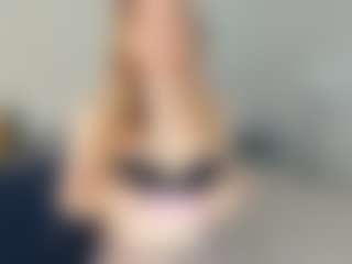 Live cam show with VernettaMecannic - Blue Eyes on fapnchat