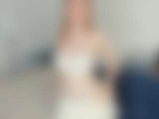 Live cam show with VernettaMecannic - Blue Eyes on Camming Site