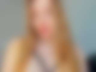 Live cam show with VernettaMecannic - Blonde Hair on xDating