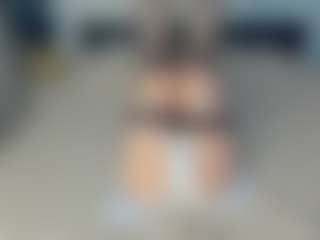 Live cam show with VernettaMecannic - Skinny on Pornisteam.com