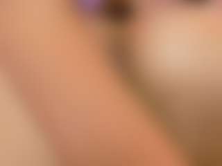 foxymia68's Live Sex Cam Show