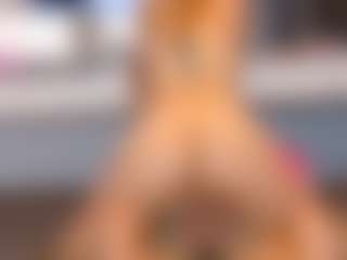 foxymia68's Live Sex Cam Show