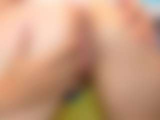 Live cam show with foxymia68 - Skinny on Camsoda