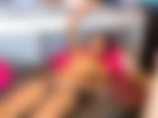 foxymia68's Live Sex Cam Show