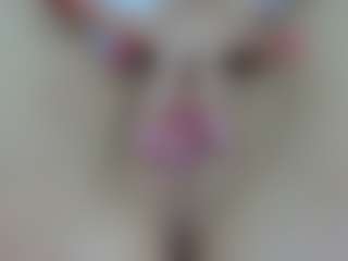 foxymia68's Live Sex Cam Show