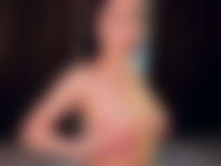 Live cam show with Emma - Camel Toe on pussylord.com