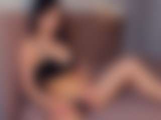 Live cam show with Emma - Striptease on Camming Site