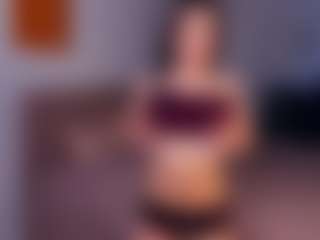 Live cam show with Emma - Camel Toe on crypto-cams