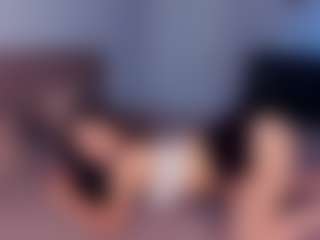 Live cam show with Emma - Deepthroat on Camsoda