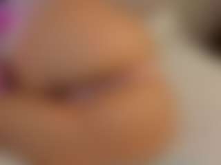 Live cam show with kira-lure - Green Eyes on Camsoda