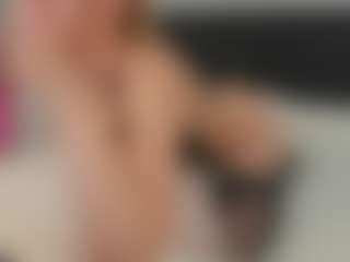 Live cam show with kira-lure - Bikini on liverealitysex.com