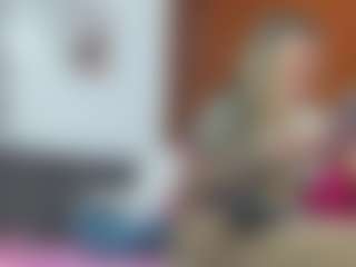 Live cam show with MariianaReyes - Butt Plug on intimatelivegirls.com