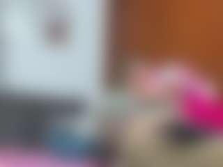 Live cam show with MariianaReyes - Facial on Soda Cam