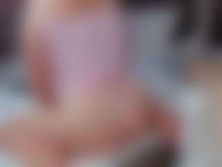 Live cam show with MaryF0x - New White on Camming Site