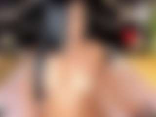Live cam show with MeganRicci - Petite on eurowanks.com