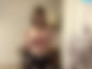 Live-Cam-Show mit OdaRabine - Fingers auf Camsoda