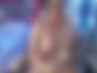 Live cam show with Sammy-fox444 - Granny on Camming Site