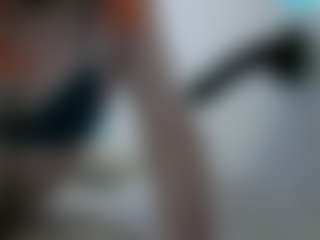 Live cam show with TsLilSamantha - Average on thefappeningchat.com