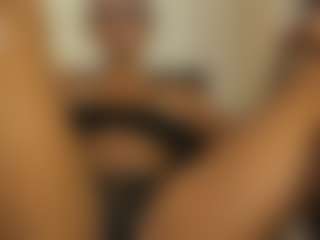 Live cam show with Victoria-santoss - Brown Eyes Blonde Hair on TeamSkeetLive