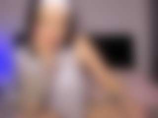 Live cam show with L a u r a - Striptease on Lustler