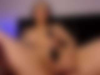 L a u r a's Live Sex Cam Show