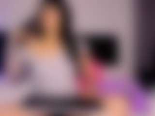Live cam show with L a u r a - HD on Camsoda