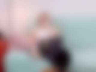 Live cam show with ClarethaHollibaugh - Blue Eyes on StripNow