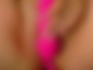 Live cam show with EvvaMonroe - Body Massage on Big Tits
