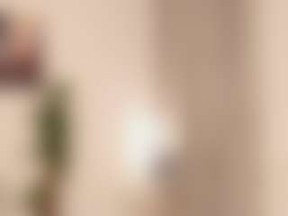 Live cam show with Gyselflyn - Petite on MyBangCams
