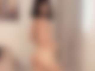 Live cam show with Gyselflyn - Petite on luckytryst.com