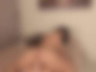 Live cam show with Gyselflyn - Moaning on boobsie.com