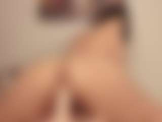 Live cam show with Gyselflyn - Normal on Cam Slut