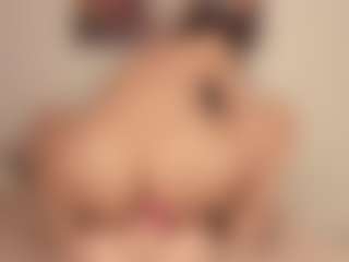 Live cam show with Gyselflyn - Drinking on eurowanks.com