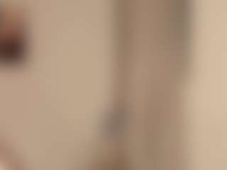 Live cam show with Gyselflyn - Camel Toe on Pornisteam.com