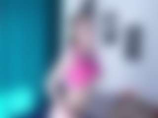 Live cam show with KimberReddix - Green Eyes on xDating