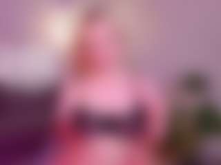 LilSuzy's Live Sex Cam Show
