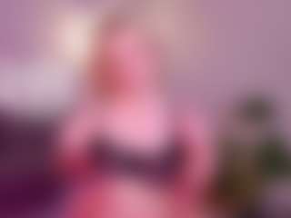 Live cam show with LilSuzy - Tattoos on SinfulBabes