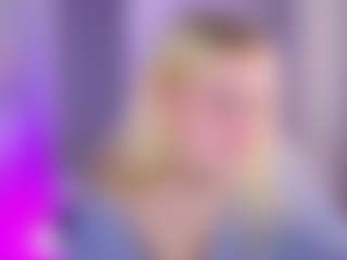 LilSuzy's Live Sex Cam Show
