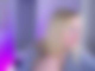 LilSuzy's Live Sex Cam Show