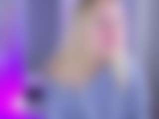 LilSuzy's Live Sex Cam Show