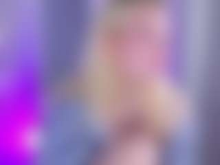 LilSuzy's Live Sex Cam Show