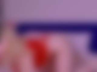 Live cam show with LilSuzy - Blue Eyes on CamwithHer