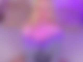 Live cam show with LilSuzy - Erotic Dance on CamClone