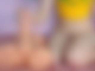 Live cam show with LunaLeez - Cute on Camming Site