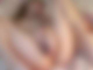Live cam show with LunaLeez - Muscle on Camsoda