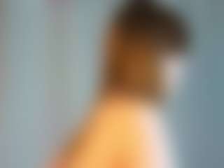 Live cam show with LunaLeez - Blue Eyes on madthumbs